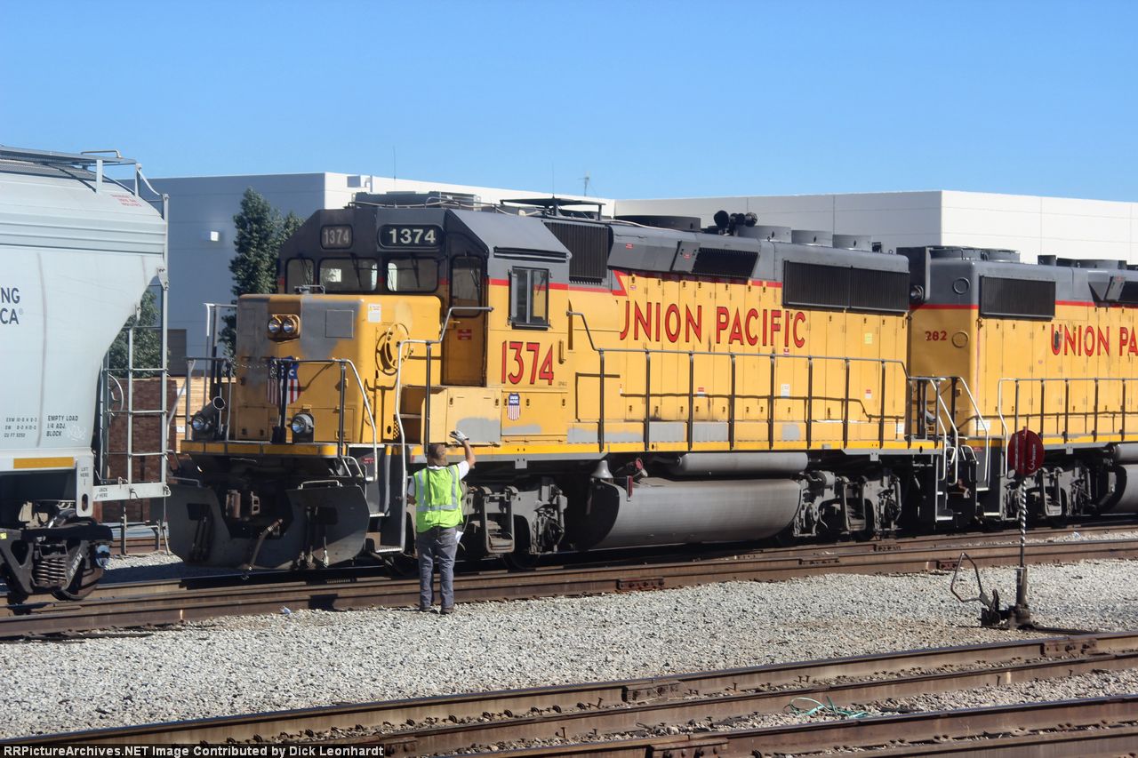 UP 1374
